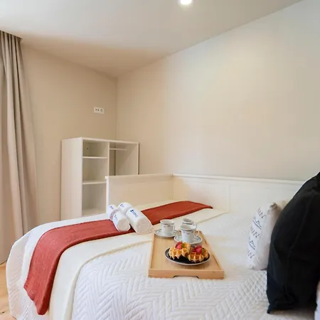 Dom wakacyjny Host Wise - Spacious Comfortable House Pool *