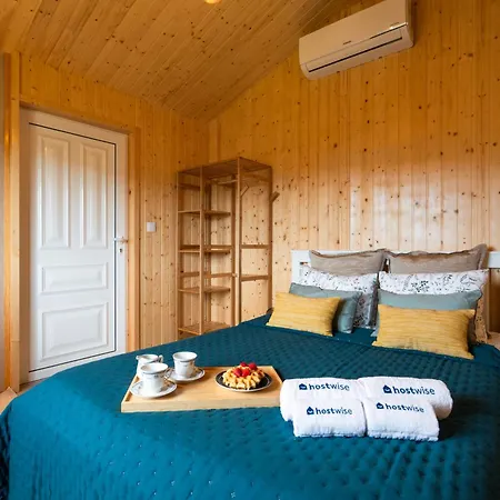 Dom wakacyjny Host Wise - Spacious Comfortable House Pool